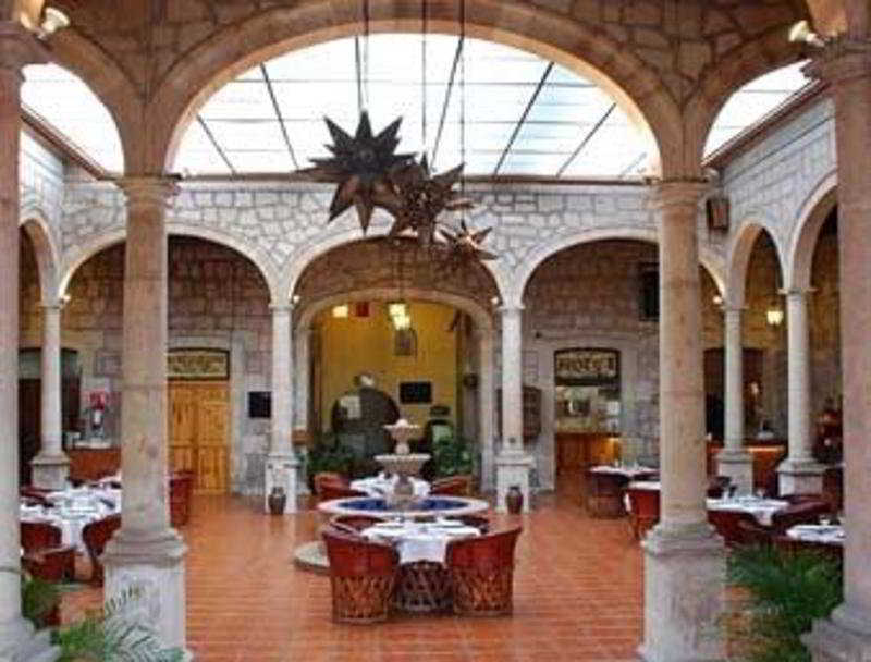 Howard Johnson By Wyndham Morelia Calle Real Ristorante foto