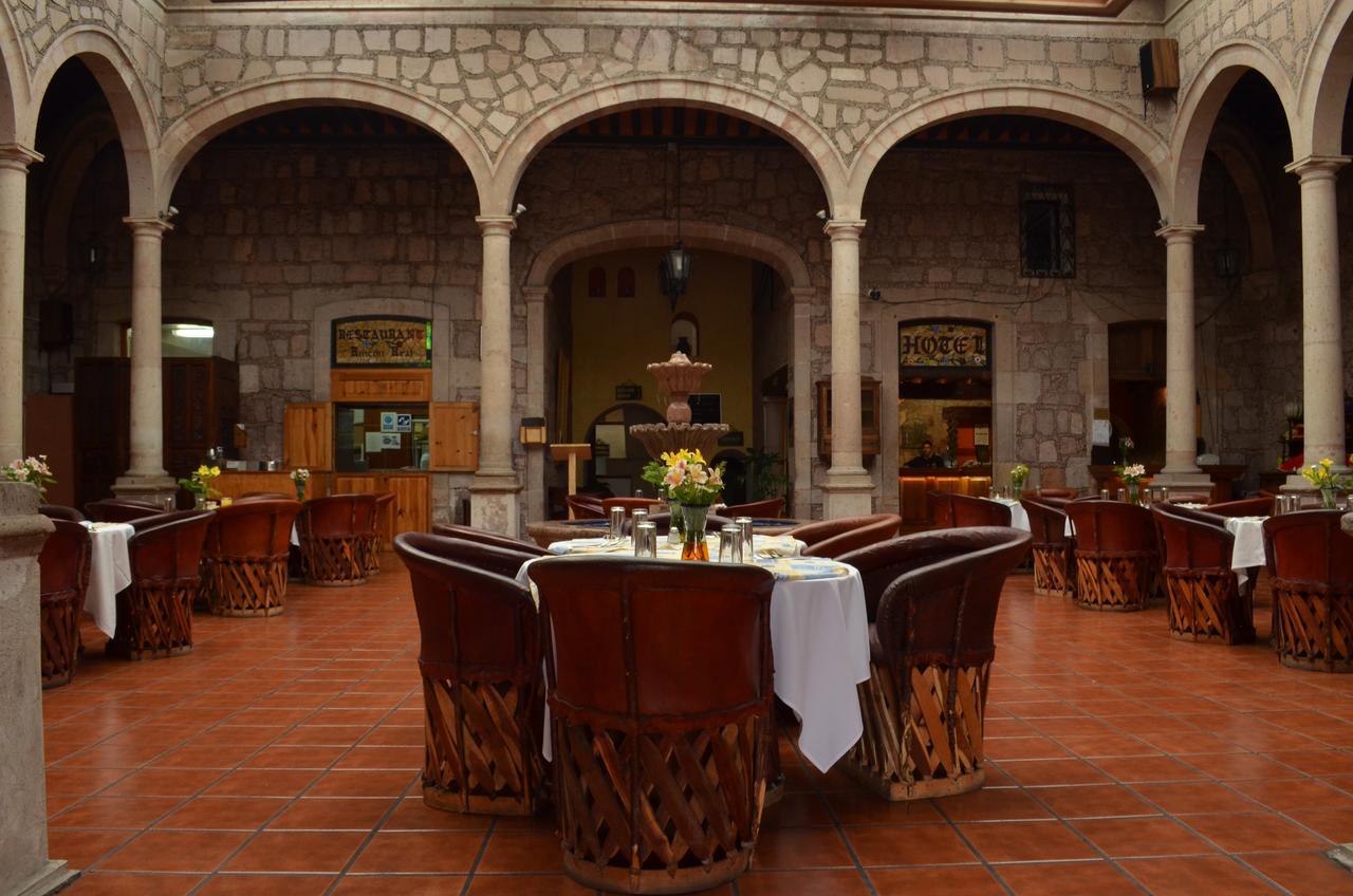 Howard Johnson By Wyndham Morelia Calle Real Esterno foto