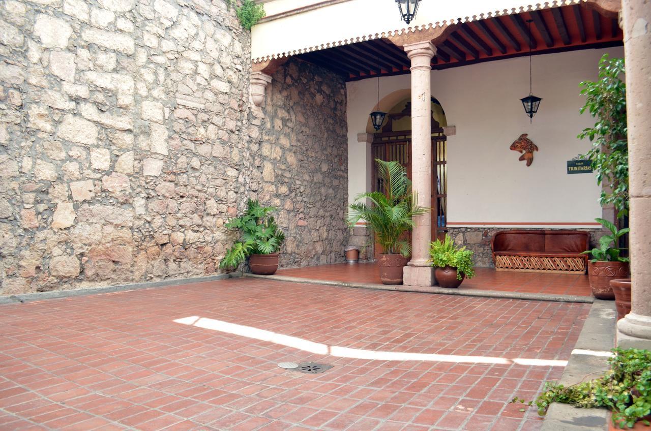 Howard Johnson By Wyndham Morelia Calle Real Esterno foto