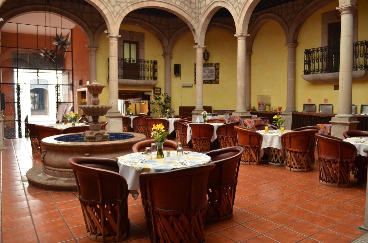 Howard Johnson By Wyndham Morelia Calle Real Esterno foto