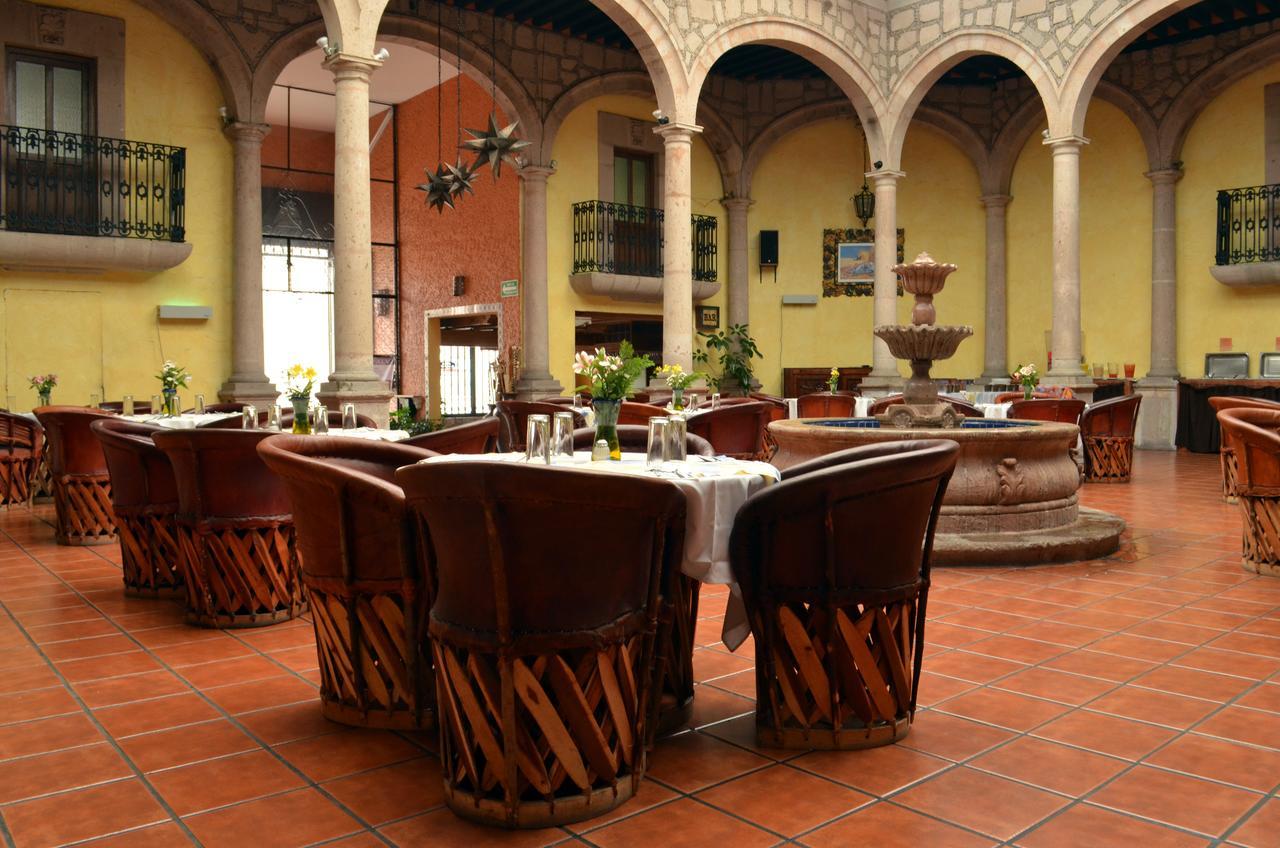 Howard Johnson By Wyndham Morelia Calle Real Esterno foto