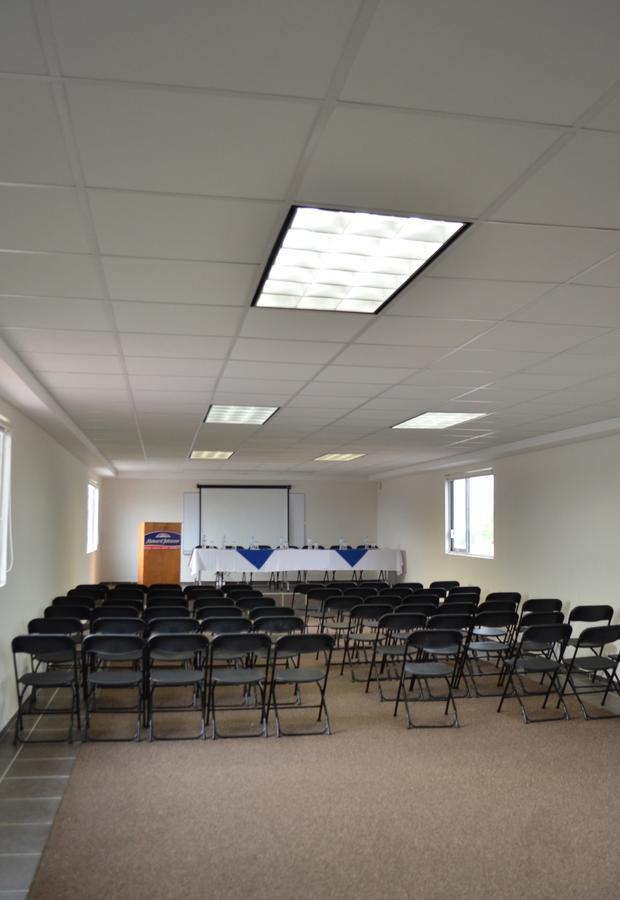 Howard Johnson By Wyndham Morelia Calle Real Esterno foto